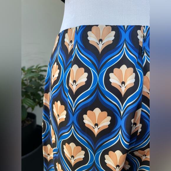 Mango 70's Printed Slightly  Flared Pants in Blue, US L - Picture 6 of 14